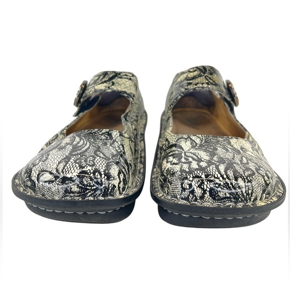 Alegria Paloma Women's Black & Beige Lace Mary Jane Shoes - Picture 11 of 16